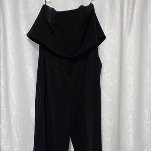 Black fitted pants jumpsuit!